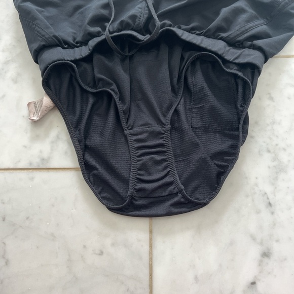 Under Armour Women's Athletic Black Shorts - Picture 4 of 5